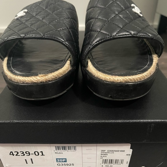 Chanel Slides - Picture 3 of 4